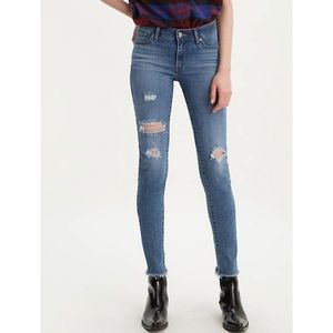 Levi’s distressed skinny jeans